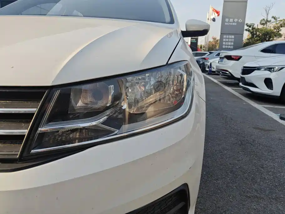 Volkswagen Santana — миниатюра 5