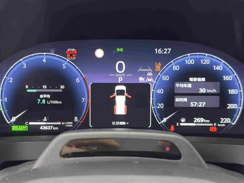 Toyota Alphard — миниатюра 18