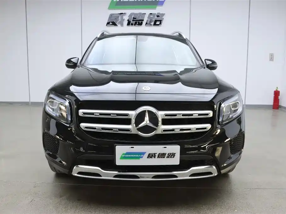 MERCEDES-BENZ GLB