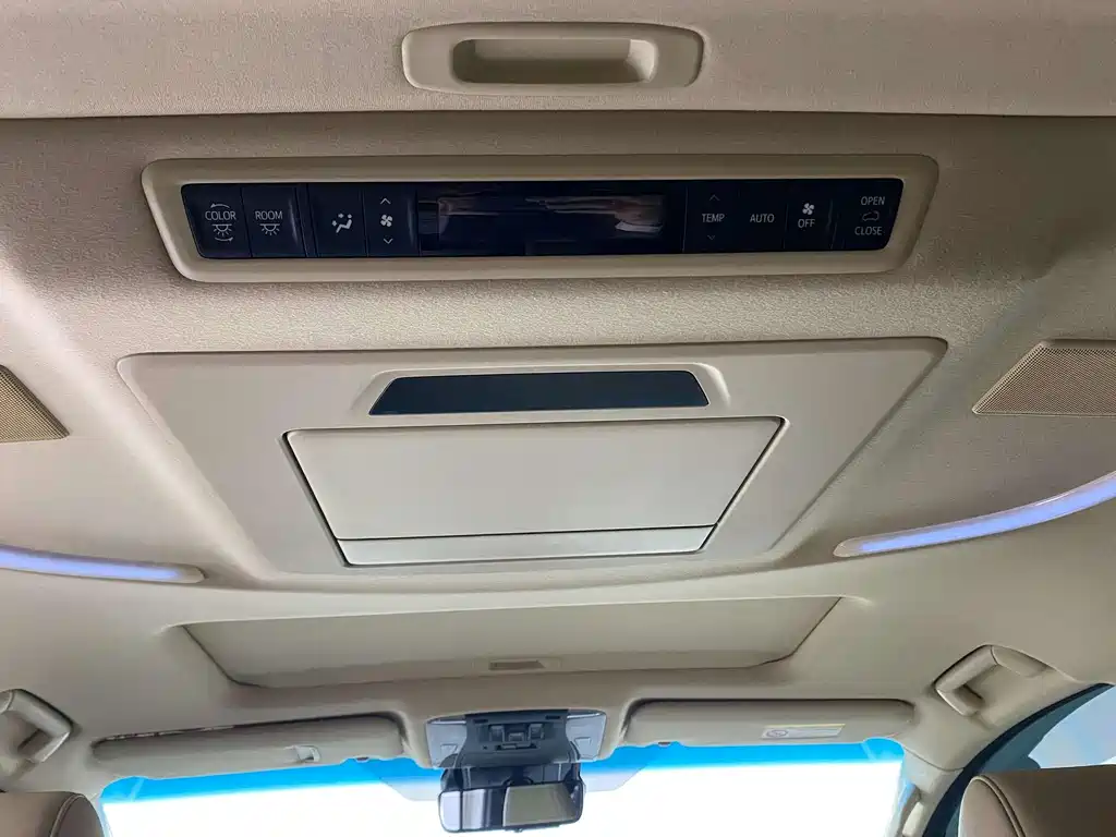 Toyota Alphard — фотографии объявления, Фото 30