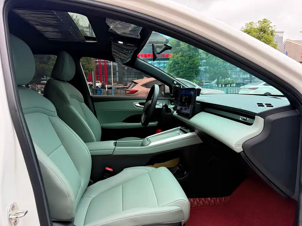 Roewe D6 — миниатюра 10