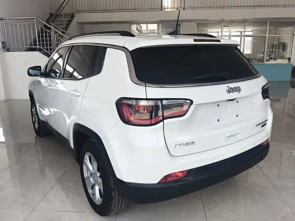 Jeep Compass — миниатюра 5