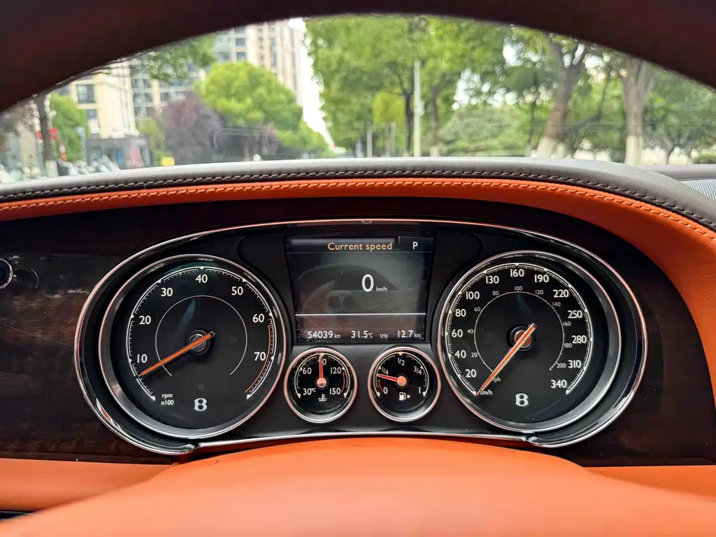 Bentley Flying Spur — миниатюра 24