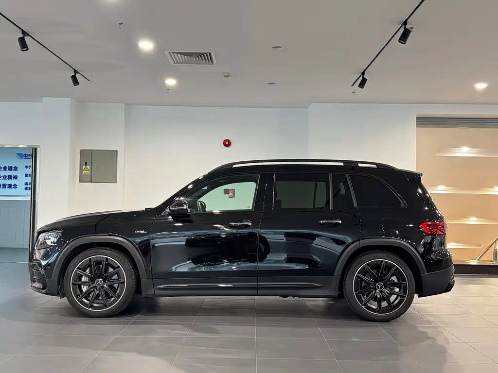 Mercedes-Benz GLB AMG — миниатюра 2