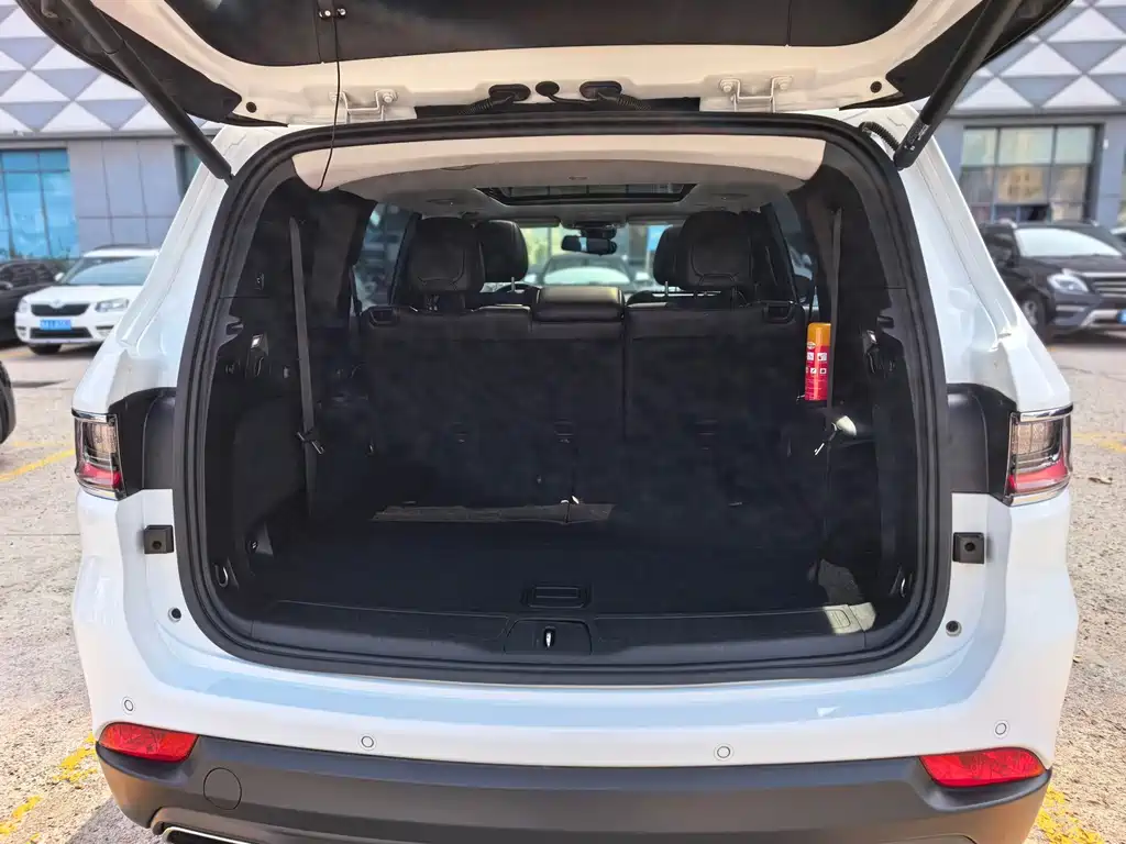 Jeep Grand Commander — миниатюра 15