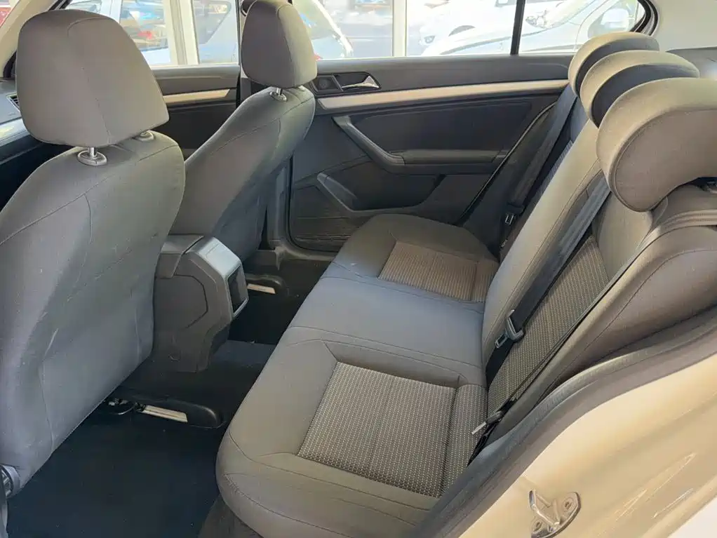 Volkswagen Lavida — миниатюра 9