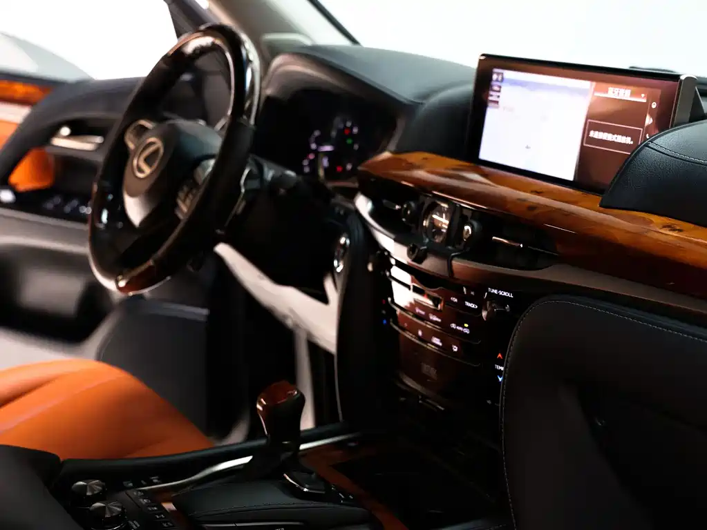 Lexus LX — миниатюра 7