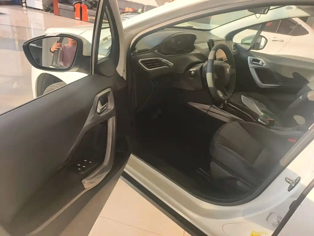 Peugeot 2008 — миниатюра 16