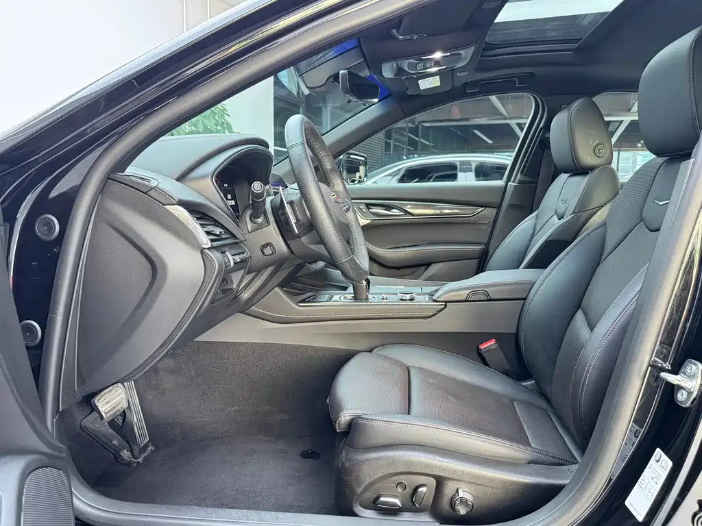 Cadillac CT5 — миниатюра 5