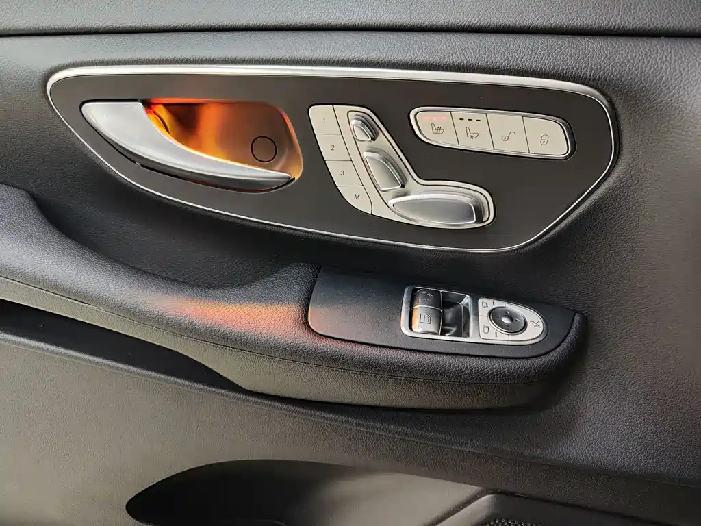 MERCEDES-BENZ V CLASS