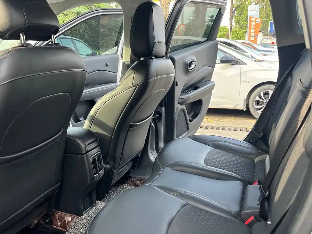Jeep Compass — миниатюра 5