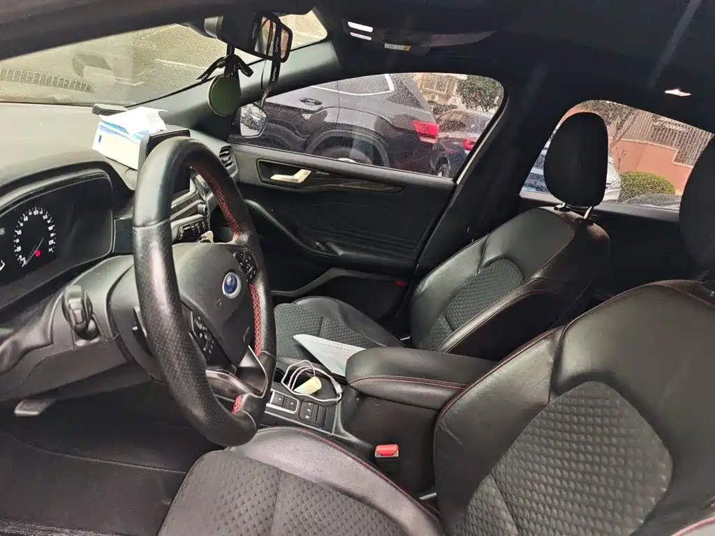 Ford Focus — миниатюра 11