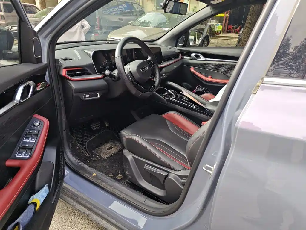 Geely Binyue — миниатюра 12