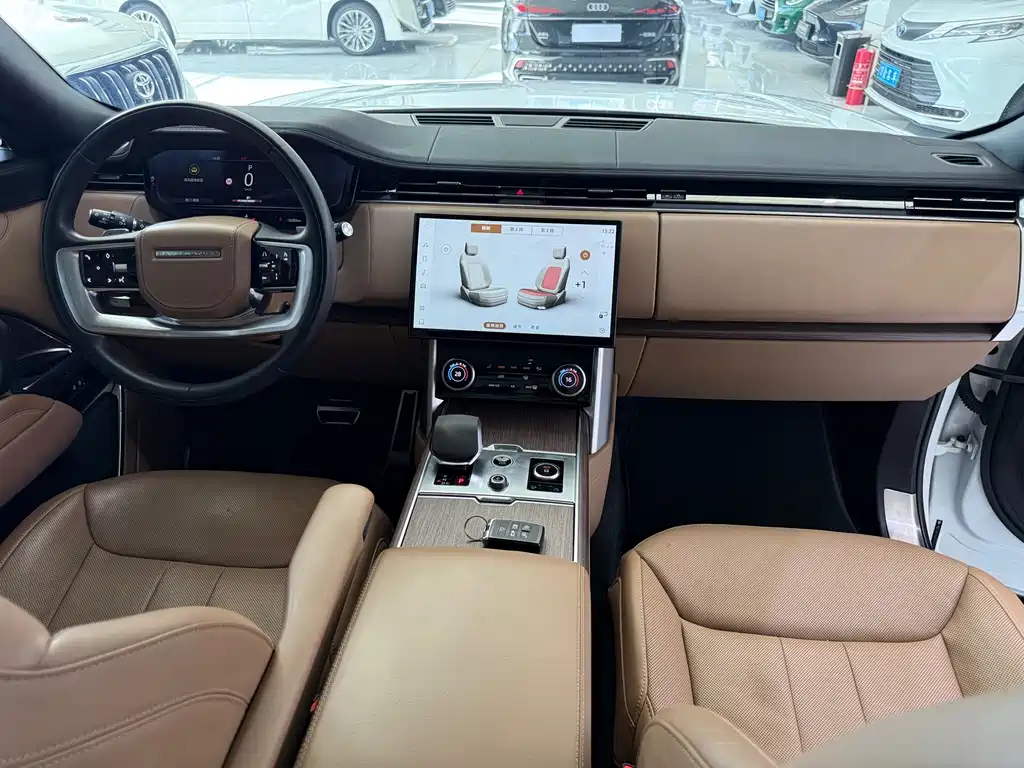 Land Rover Range Rover — миниатюра 13
