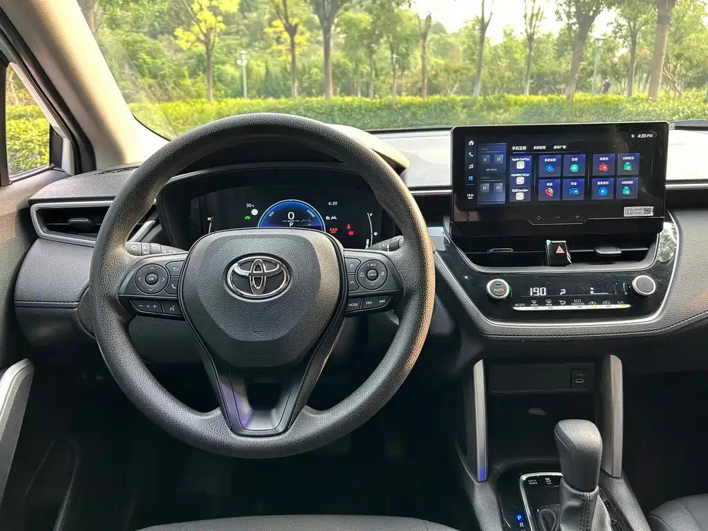 Toyota Corolla Cross — миниатюра 7