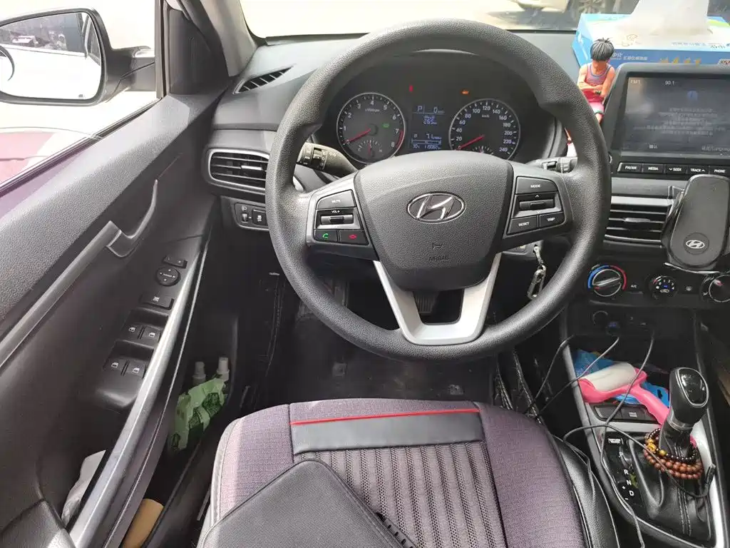 Hyundai Elantra — миниатюра 3