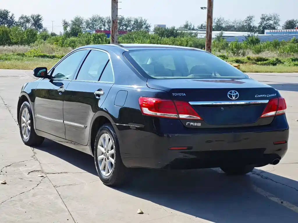 Toyota Camry — миниатюра 4