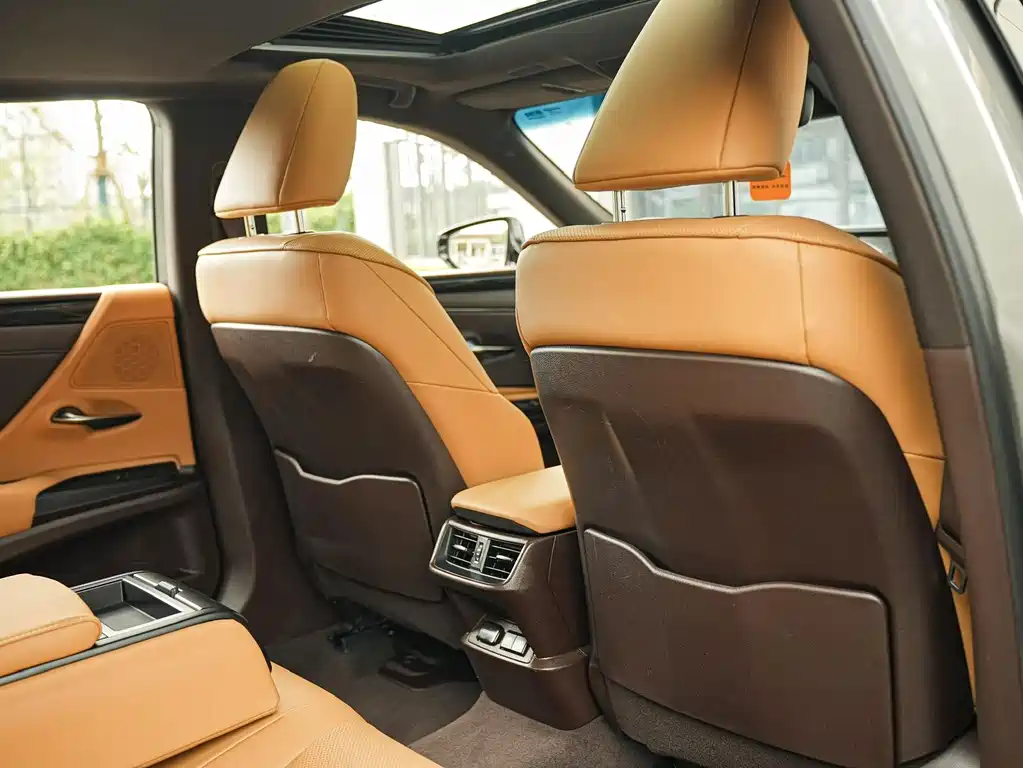 Lexus ES — миниатюра 13