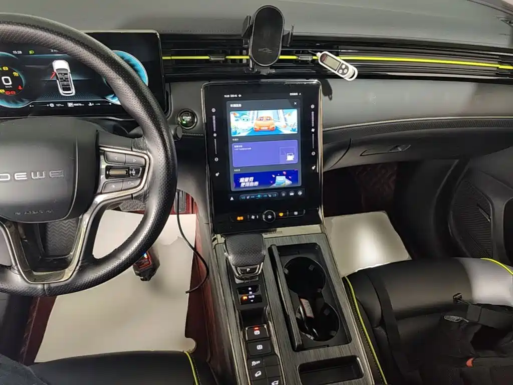 Roewe RX5 — миниатюра 10