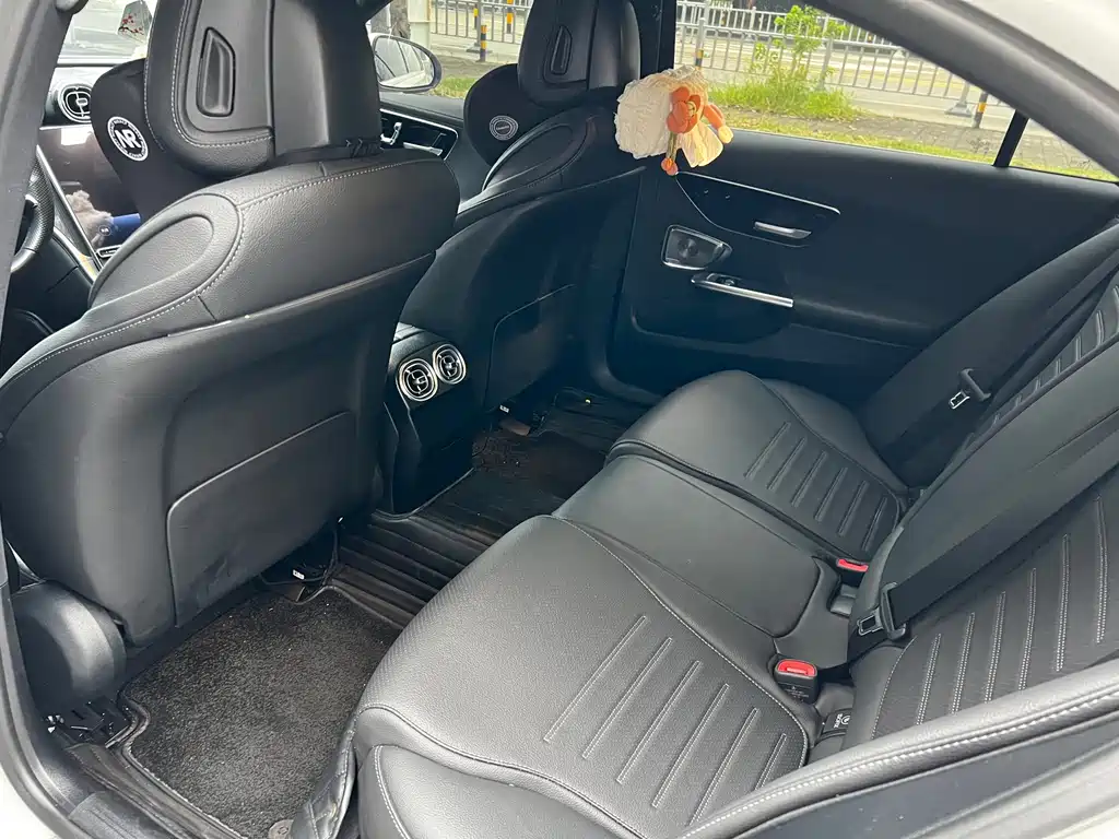 Mercedes-Benz C-Class — миниатюра 13