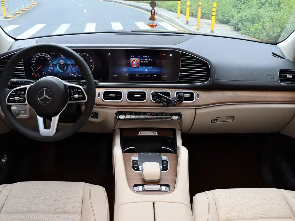 Mercedes-Benz GLE (Import) — миниатюра 14