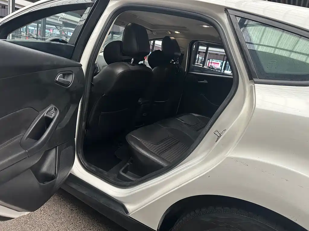 Ford Focus — миниатюра 8