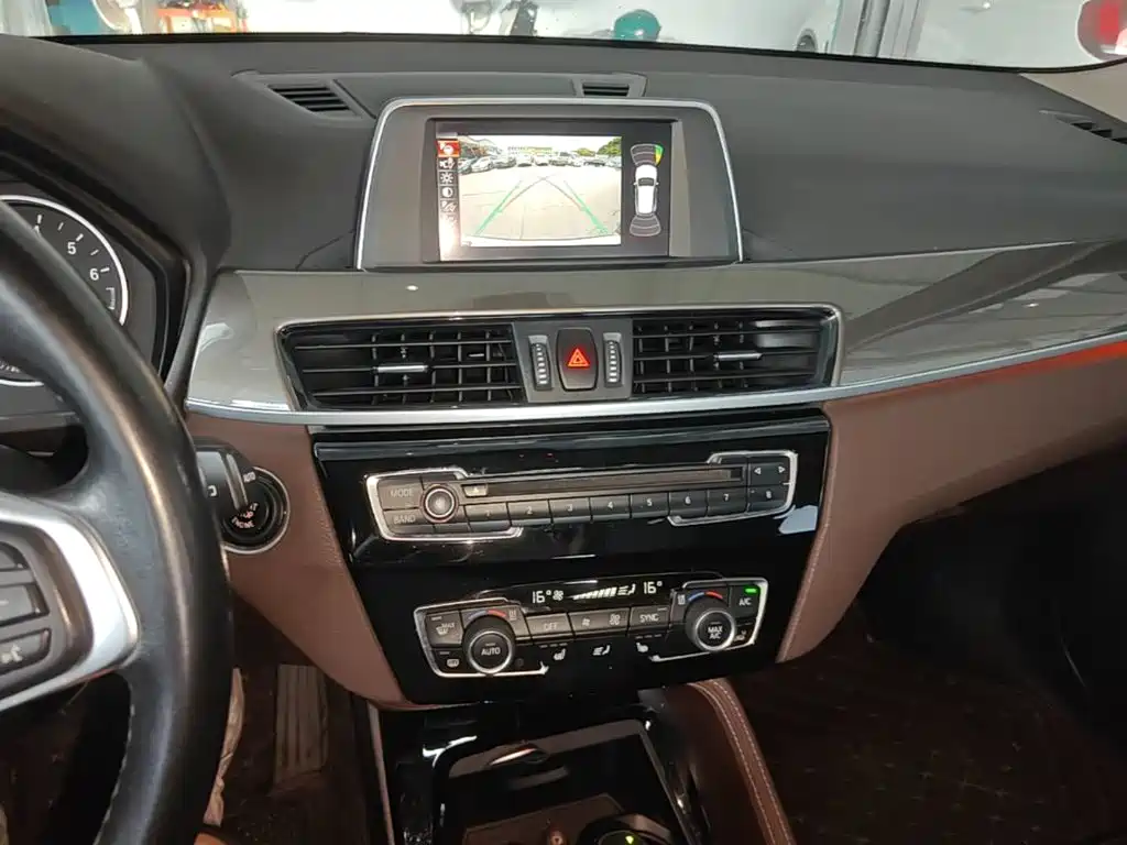 BMW X1 — миниатюра 13