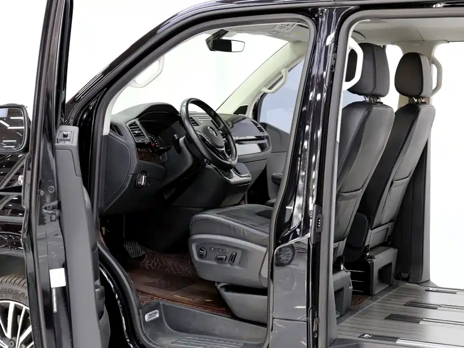Volkswagen Multivan — миниатюра 5