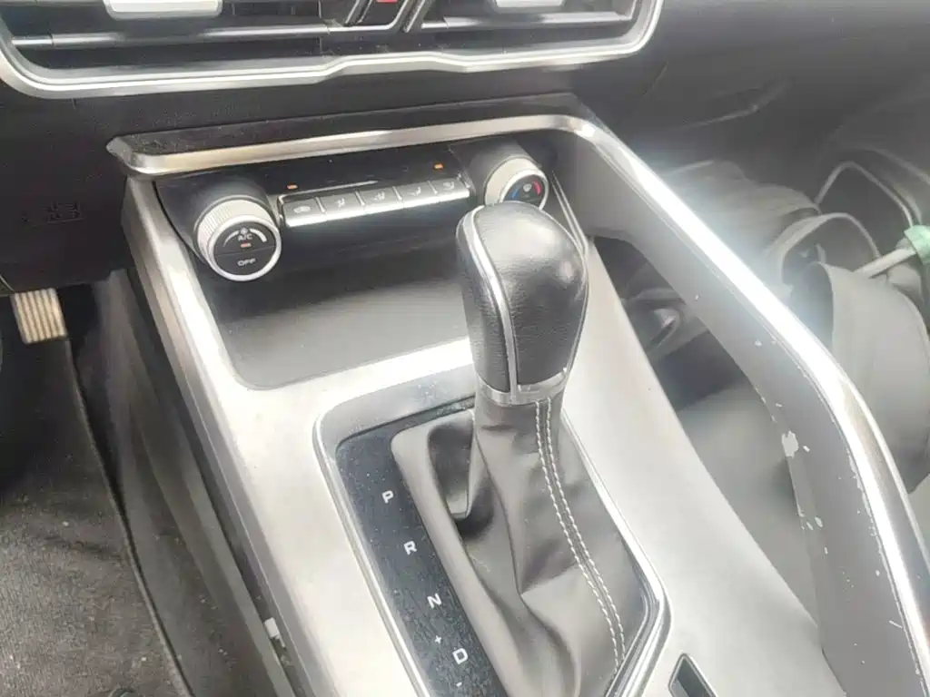 Geely Binyue — миниатюра 14