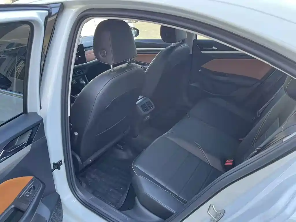 Volkswagen Bora — миниатюра 8
