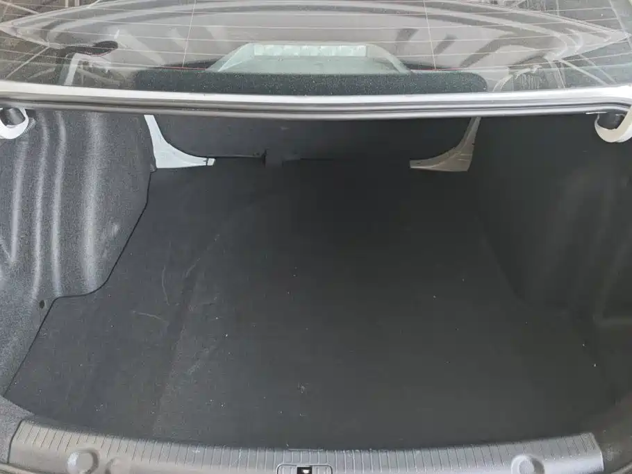 Volkswagen Lavida — миниатюра 4