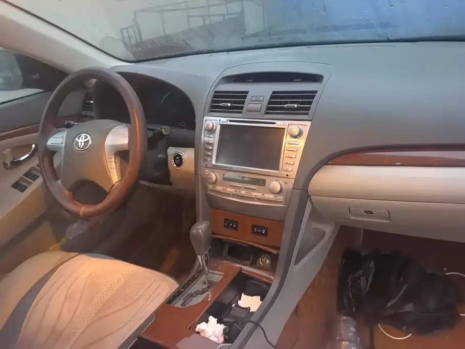 Toyota Camry — миниатюра 12