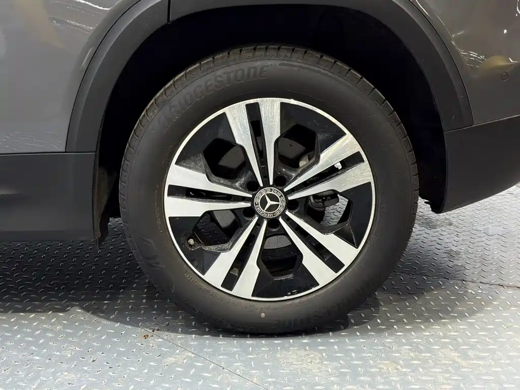 Mercedes-Benz GLB — миниатюра 9