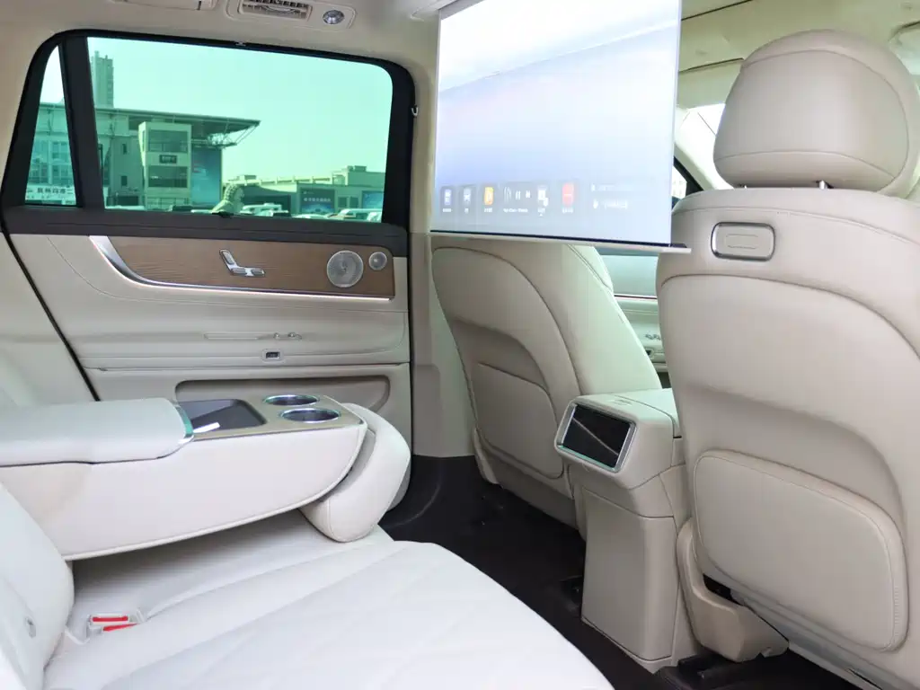 AITO ASK THE WORLD M9