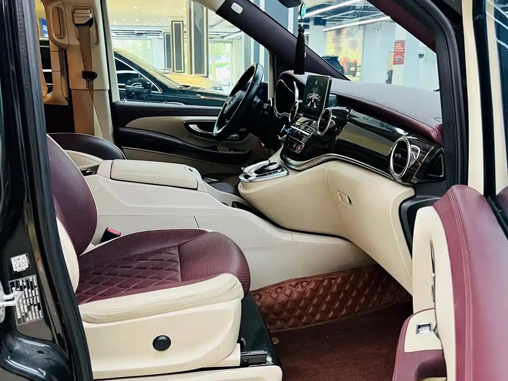Mercedes-Benz V-Class — миниатюра 11