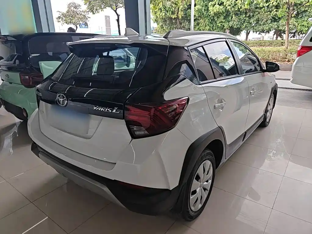 Toyota Yaris L — миниатюра 7