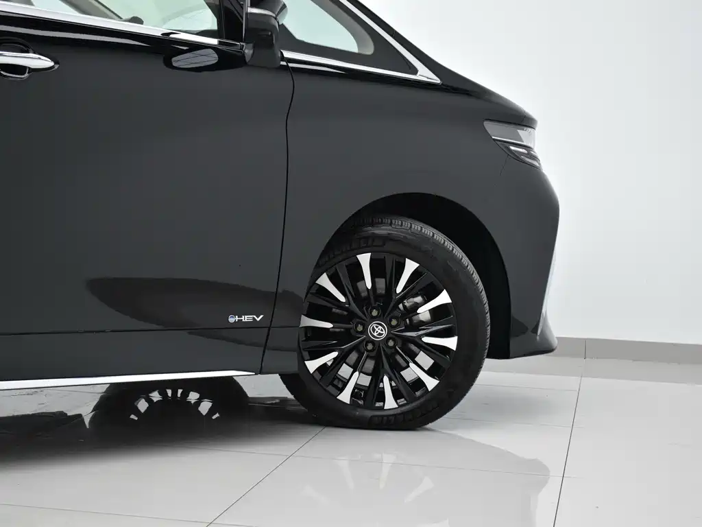 Toyota Alphard — миниатюра 6