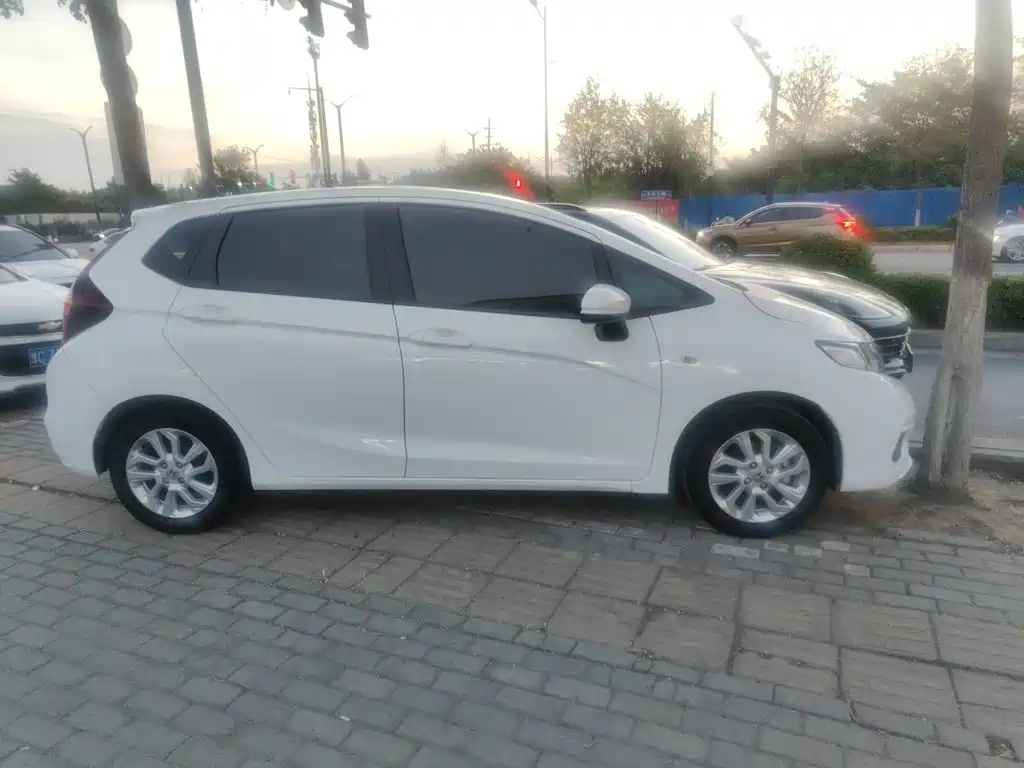 Honda Fit — миниатюра 24