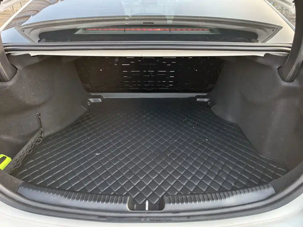 Mercedes-Benz C-Class — миниатюра 18