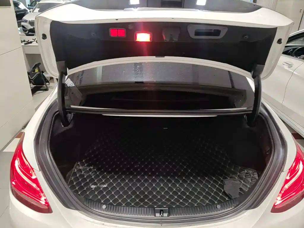 Mercedes-Benz C-Class — миниатюра 19