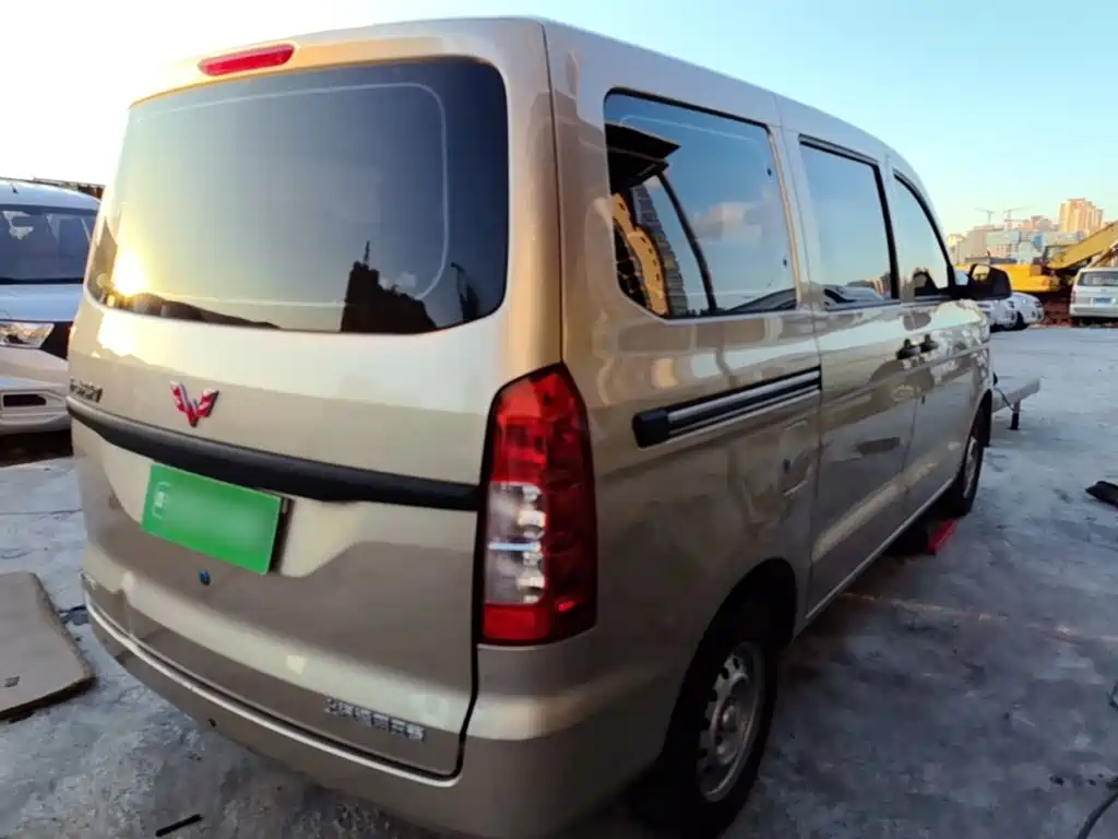 Wuling Hongguang V — миниатюра 7
