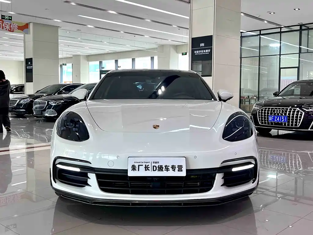 PORSCHE PANAMERA