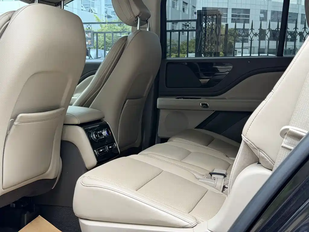 Lincoln Aviator 3.0T V6 4WD Premium Edition, фото 22