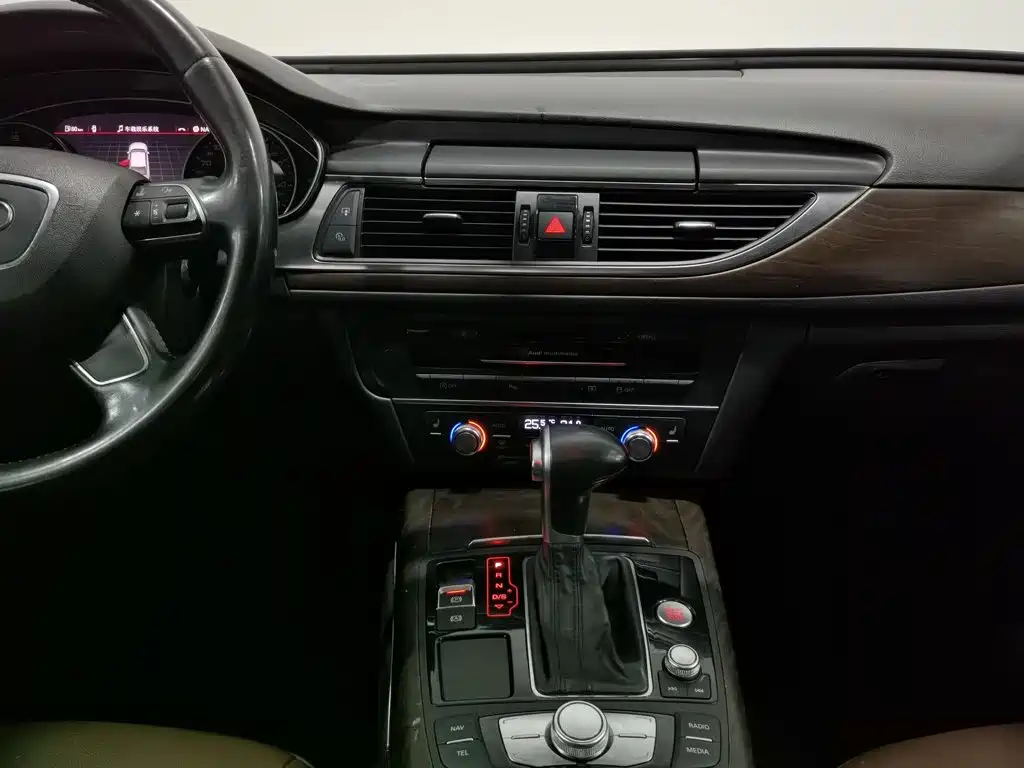 Audi A6L — миниатюра 12