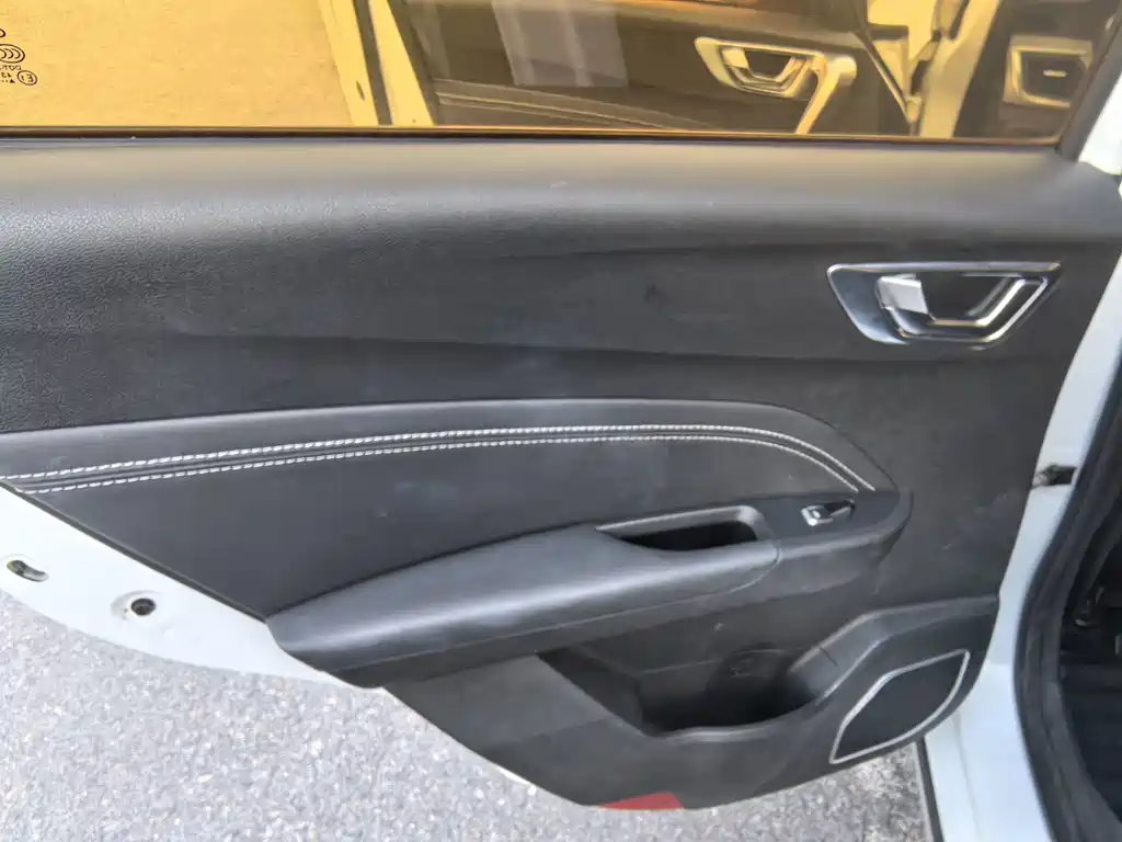 Geely Vision X3 — миниатюра 14