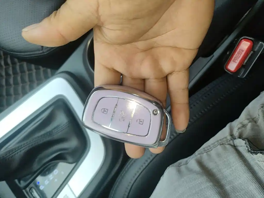 Hyundai Elantra — миниатюра 9