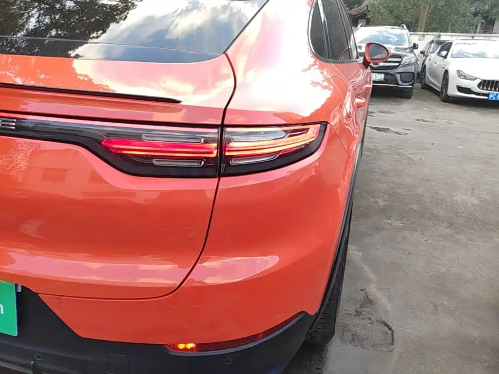Porsche Cayenne — миниатюра 8