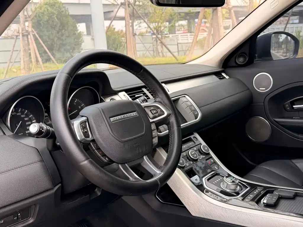 Land Rover Evoque — миниатюра 10