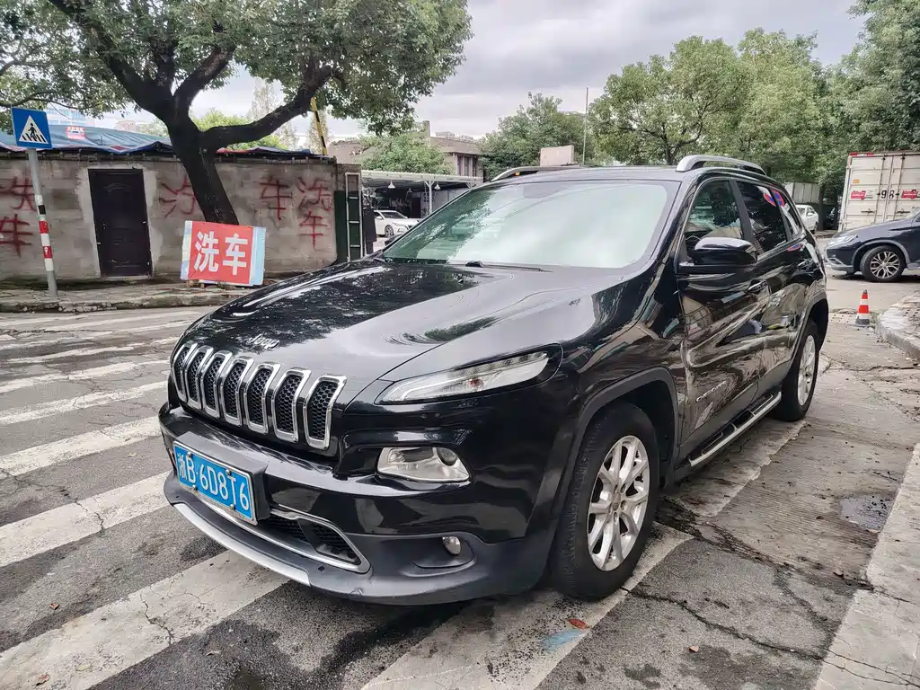 Jeep Cherokee