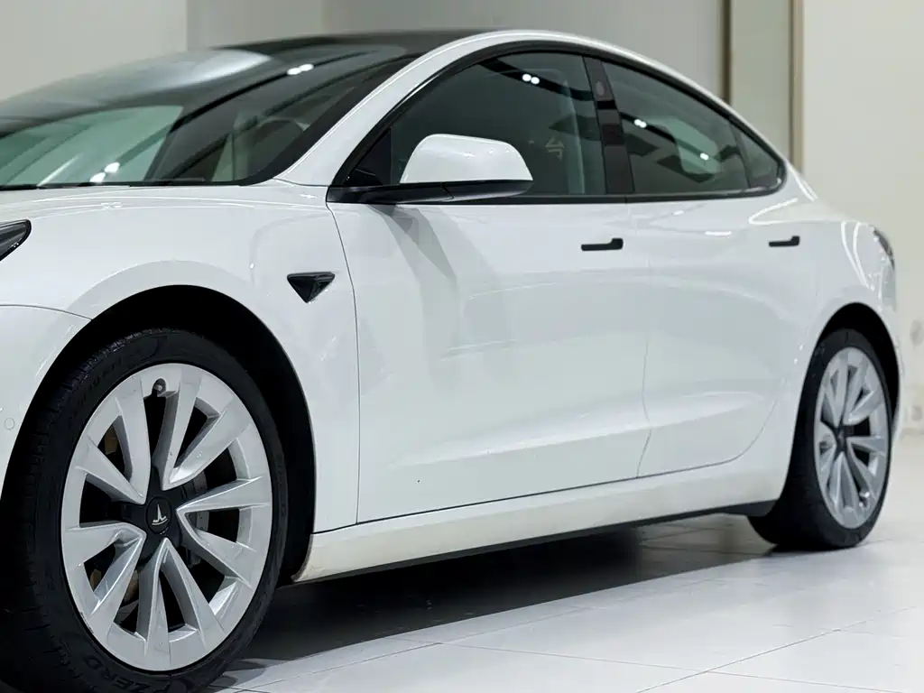 Tesla Model 3 — миниатюра 11